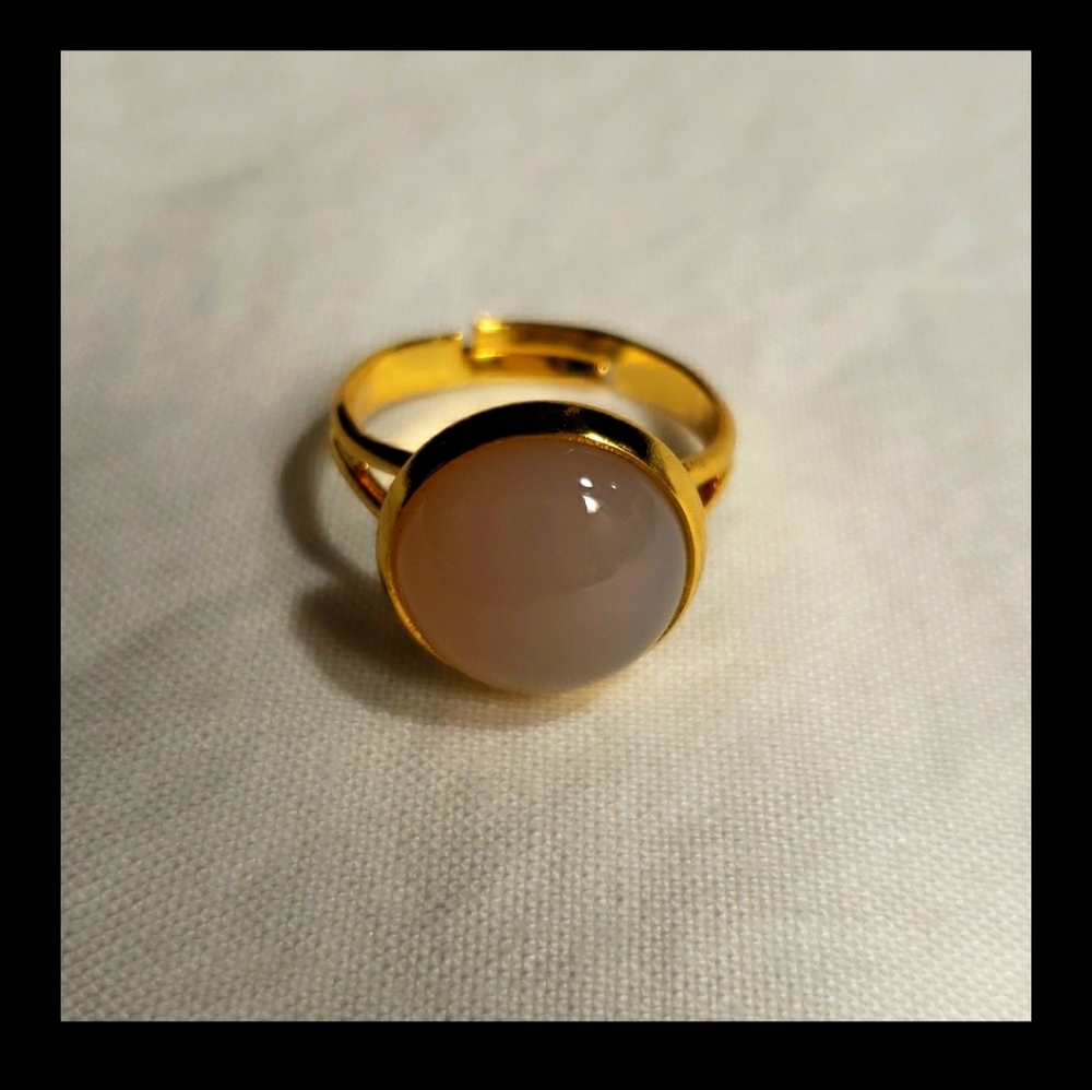 Natural Quartz Stone Goldtone Ring